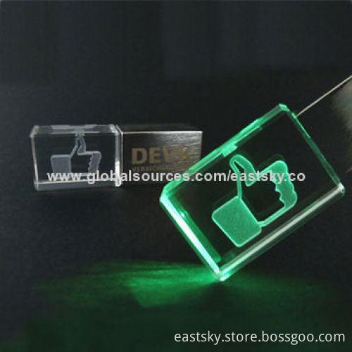Crystal USB flash drive, attractive and elegant crystal, shining in the night